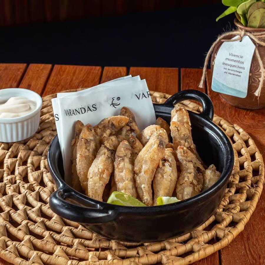 Piaba frita com molho especial da casa