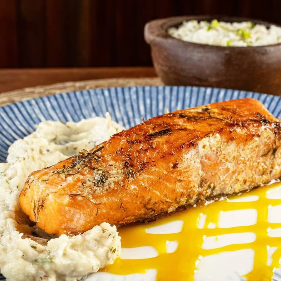 Salmão ao molho de mostarda e mel